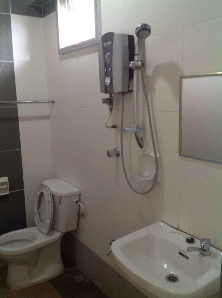 Hotel Morning Glory Kudat Ngoại thất bức ảnh